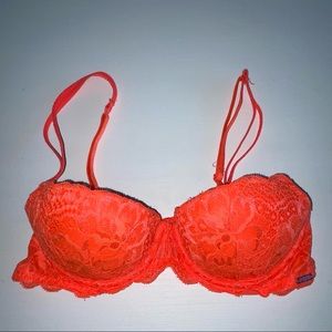 PINK VS Lace Date Push Up 32A